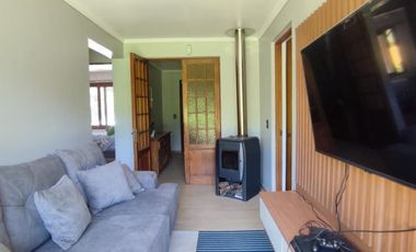 PARCELA CON JARDIN FORMADO, PISCINA Y QUINCHO,SIN REGLAMENTO