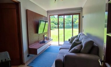 PARCELA CON JARDIN FORMADO, PISCINA Y QUINCHO,SIN REGLAMENTO