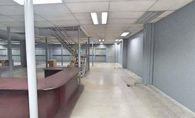 VENTA LOCAL COMERCIAL CON OFICINAS Y BODEGA, STGO