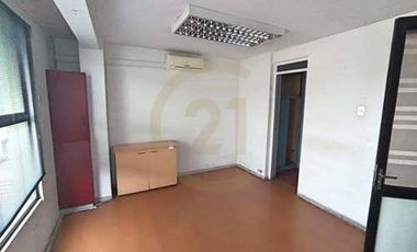 VENTA LOCAL COMERCIAL CON OFICINAS Y BODEGA, STGO