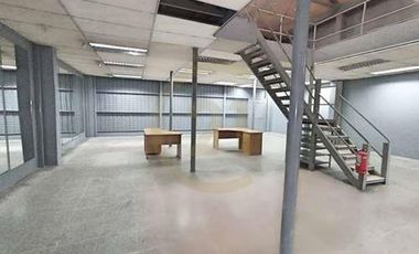 VENTA LOCAL COMERCIAL CON OFICINAS Y BODEGA, STGO