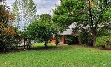Casa en venta 3 ambientes en Florencio Varela - quincho y pileta