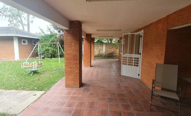 Casa en venta 3 ambientes en Florencio Varela - quincho y pileta