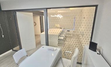 EN VENTA 2 OFICINAS EN BLOCK SEMIPISO