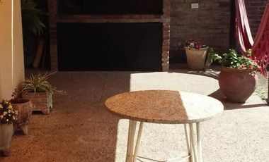 Casa en venta - 3 Dormitorios 1 Baño - 300Mts2 - Oro Verde, Entre Ríos