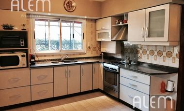 Casa - Barrio Corimayo - Hermoso lote con salida a 2 calles
