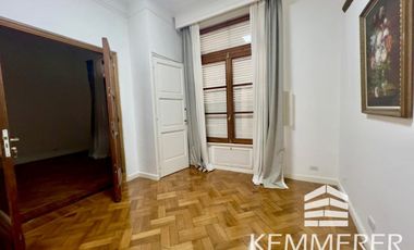 ***Excelente propiedad en alquiler estilo framces en 3 plantas**** Apto Profesional