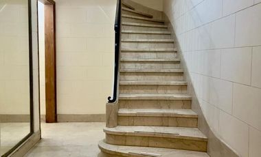 ***Excelente propiedad en alquiler estilo framces en 3 plantas**** Apto Profesional