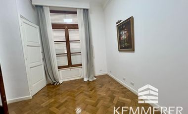 ***Excelente propiedad en alquiler estilo framces en 3 plantas**** Apto Profesional