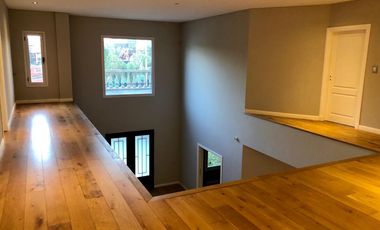 Hermoso Chalet 5 ambientes en venta en Merlo
