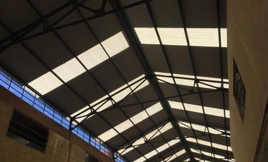 3 de febrero y Mitre - Edificio de cocheras / local comercial / oficinas