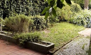 Casa en venta - 3 dormitorios 2 baños - Cochera - 490mts2 - Don Bosco, Quilmes