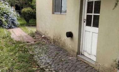Casa en venta - 3 dormitorios 2 baños - Cochera - 490mts2 - Don Bosco, Quilmes