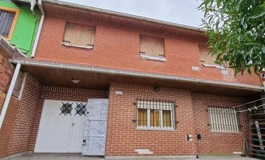 Casa en venta - 5 dormitorios 3 baños - 300mts2 totales - Santa Clara Del Mar
