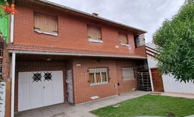Casa en venta - 5 dormitorios 3 baños - 300mts2 totales - Santa Clara Del Mar