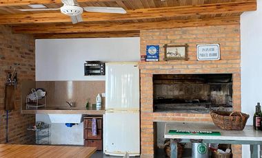 Casa en muy buenas condiciones y ubicación