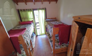 Dúplex en venta de 2 dormitorios c/ cochera en Costa Azul.