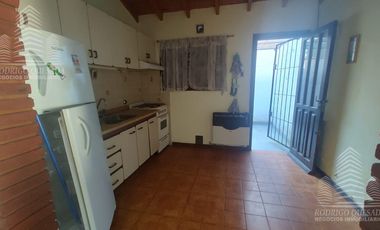 Dúplex en venta de 2 dormitorios c/ cochera en Costa Azul.