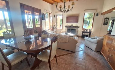 Casa con pileta en  Barrio cerrado LA Armonía. Ruta 2 km 380