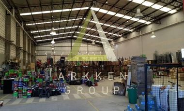 OPORTUNIDAD! IMPECABLE NAVE EN PARQUE INDUSTRIAL