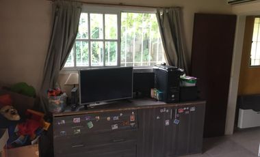 Casa en Venta en  444 e/ Belgrano y 23 City Bell - Alberto Dacal Propiedades