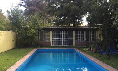 Casa en Venta en  444 e/ Belgrano y 23 City Bell - Alberto Dacal Propiedades