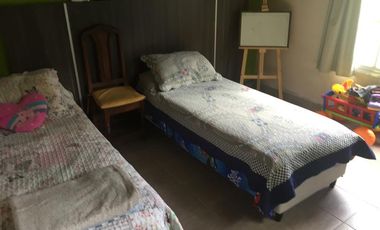 Casa en Venta en  444 e/ Belgrano y 23 City Bell - Alberto Dacal Propiedades