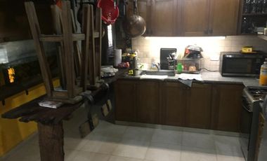 Casa en Venta en  444 e/ Belgrano y 23 City Bell - Alberto Dacal Propiedades