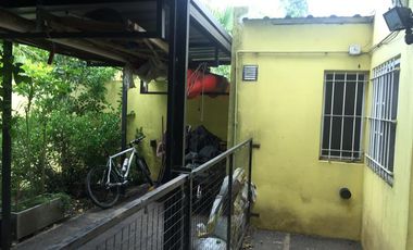 Casa en Venta en  444 e/ Belgrano y 23 City Bell - Alberto Dacal Propiedades