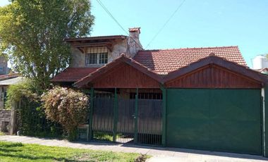 Casa en venta - 3 dormitorios 1 baño - 280mts2 - Burzaco