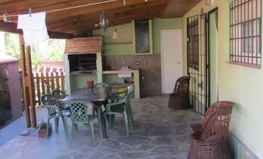 Casa venta - 3 dormitorios - 2 baños - 2 cocheras - 520mts2 totales - Villa Gesell