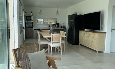 RIBERAS | Casa con Sauna Propio   3 dorm   escritorio   luz natural propia |  Puertos del Lago