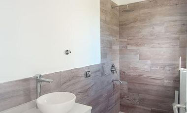 RIBERAS | Casa con Sauna Propio   3 dorm   escritorio   luz natural propia |  Puertos del Lago