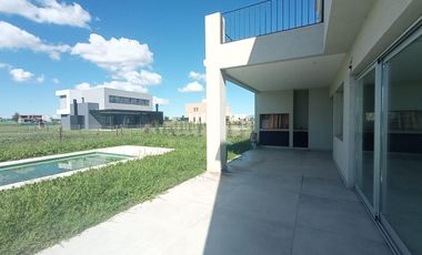 RIBERAS | Casa con Sauna Propio   3 dorm   escritorio   luz natural propia |  Puertos del Lago