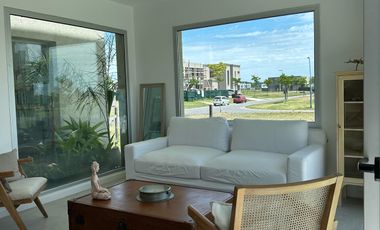 RIBERAS | Casa con Sauna Propio   3 dorm   escritorio   luz natural propia |  Puertos del Lago