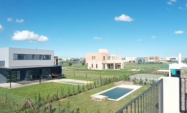 RIBERAS | Casa con Sauna Propio   3 dorm   escritorio   luz natural propia |  Puertos del Lago