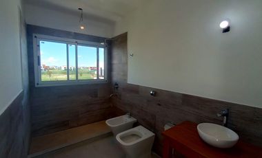 RIBERAS | Casa con Sauna Propio   3 dorm   escritorio   luz natural propia |  Puertos del Lago