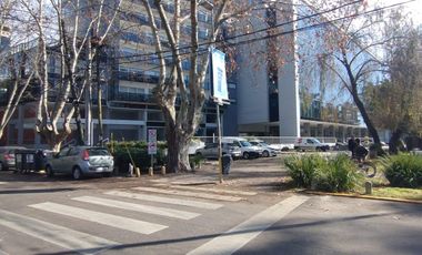 Cochera en venta Vicente Lopez frente a edificio Horizons