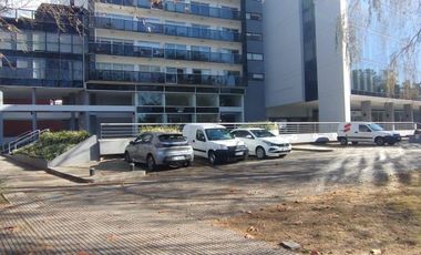 Cochera en venta Vicente Lopez frente a edificio Horizons