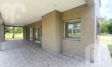 VENTA CASAS DE 3  DORMITORIOS EN MIRALAGOS