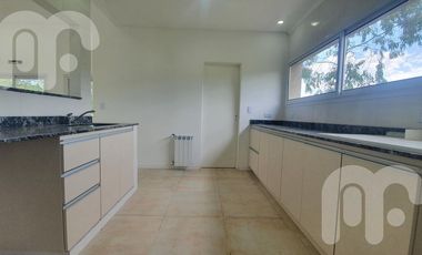 VENTA CASAS DE 3  DORMITORIOS EN MIRALAGOS