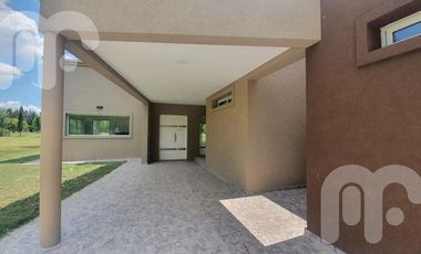 VENTA CASAS DE 3  DORMITORIOS EN MIRALAGOS