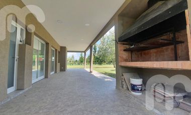VENTA CASAS DE 3  DORMITORIOS EN MIRALAGOS