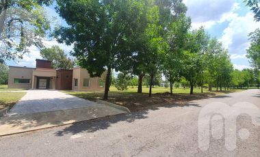 VENTA CASAS DE 3  DORMITORIOS EN MIRALAGOS