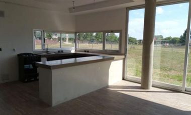 Casa en venta - 3 dormitorios 3 baños - Cochera - 1.166mts2 - San Sebastián, Escobar