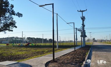 EcoPueblo Alvear - Todos los servicios - Terreno Comercial sobre avenida