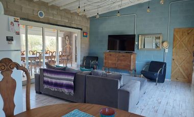 CASA EN LA CALETA