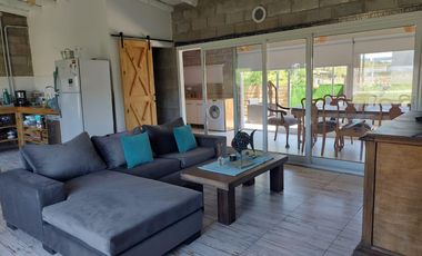 CASA EN LA CALETA