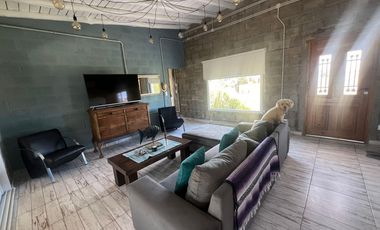 CASA EN LA CALETA