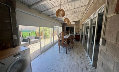 CASA EN LA CALETA